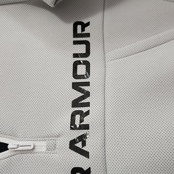 Under Armour Pullover Size: M - Picture 4 of 12